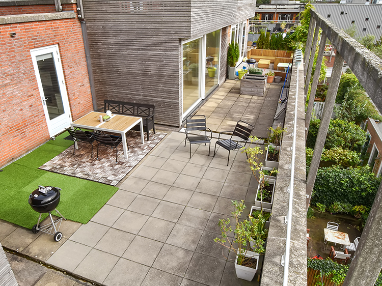 How Artificial Grass Can Enhance Your Rooftop Garden