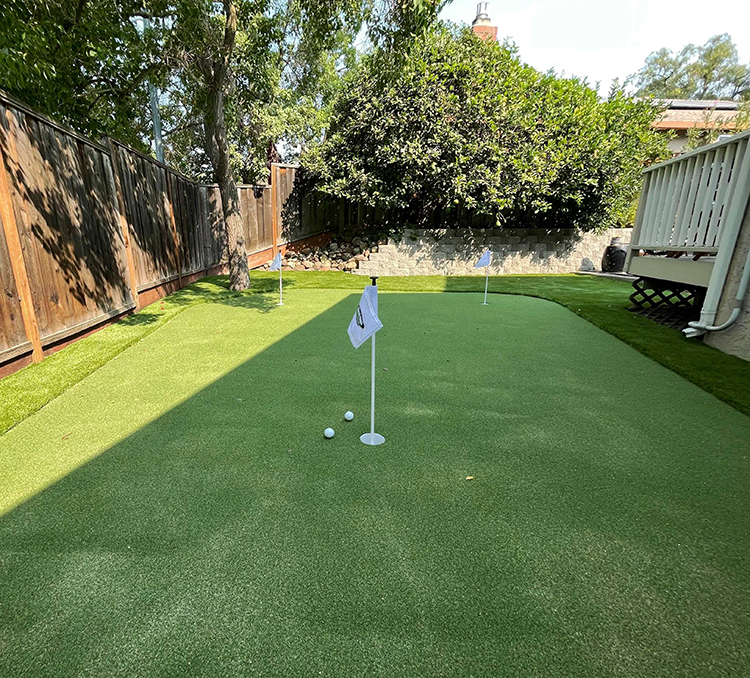 Tips for Improving Your Game on an Artificial Putting Green