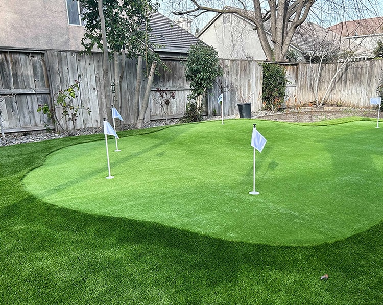 Artificial Grass for Your Backyard Putting Green