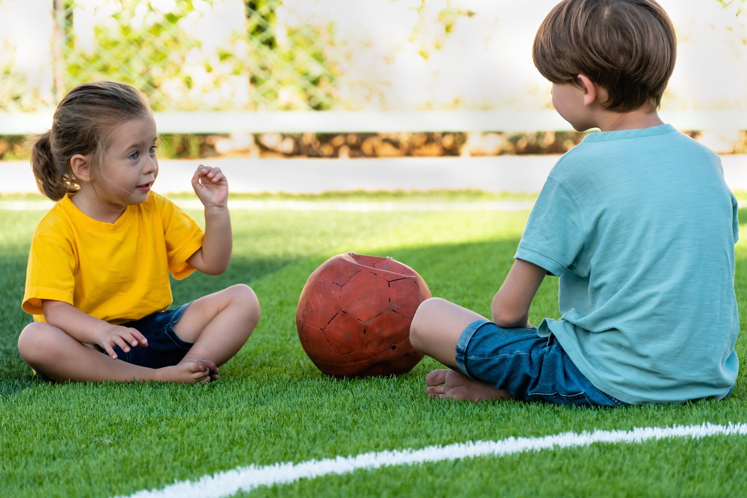 Backyard fun made safer with the best artificial grass for playground