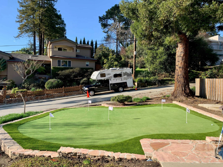 How Artificial Grass Makes Maintenance Easy for Home Golf Greens