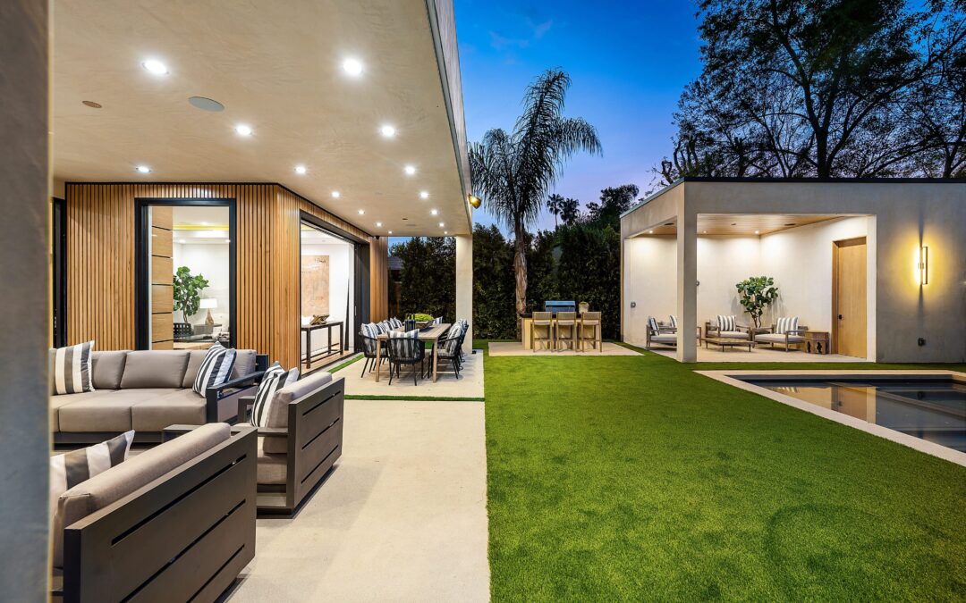 How to Choose the Best Artificial Grass Patio Solution for Your Outdoor Space